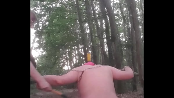 Play MP4 - 2024 06 25 Avec mon esclave&comma; &agrave; la maison et en for&ecirc;t