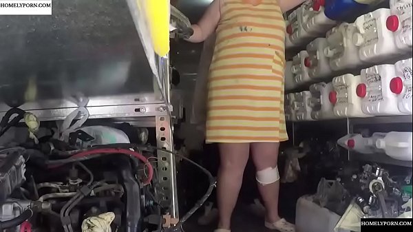 Play MP4 - Fucking with the quality inspector