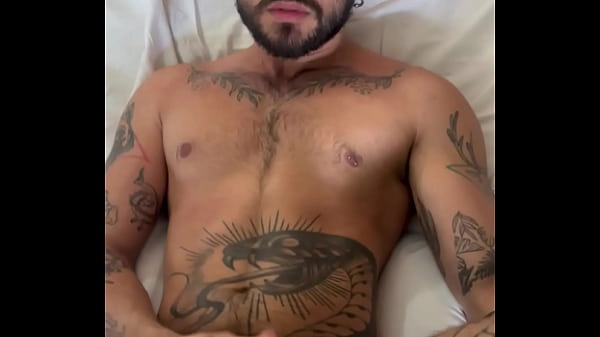 Dotad&atilde;o peludo fudendo rabo de muleke tatuado PROMO 