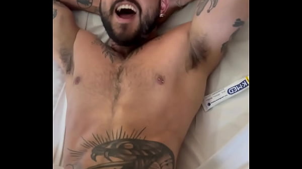 Dotad&atilde;o peludo fudendo rabo de muleke tatuado PROMO 