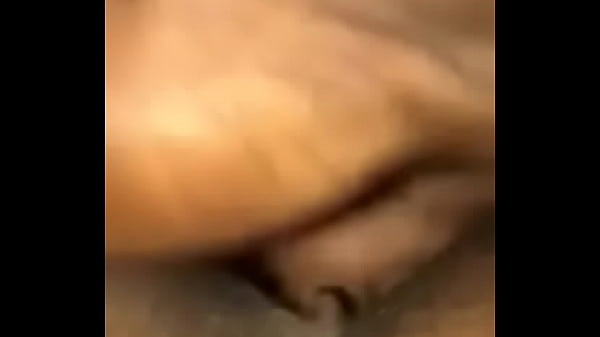 Fingering pretty blackgirl pussy