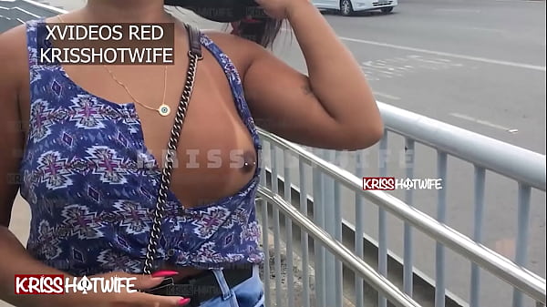 Kriss Hotwife Provocando No Metro De Salvador E Depois No Restaurante, Bem Safada Mostrando Os Deliciosos E Grandes Peitos Piercing thumbnail