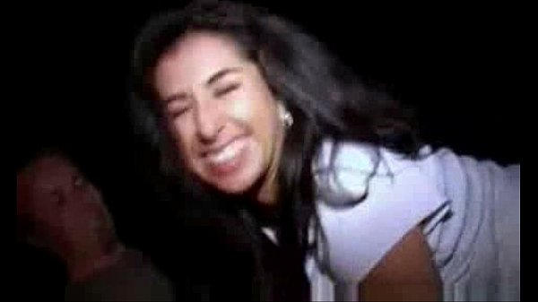 Essa morena adora ganharLeitinho