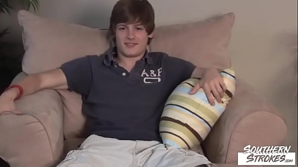 Play MP4 - SOUTHERNSTROKES Athletic Twink Rusty Masturbates Dick Solo