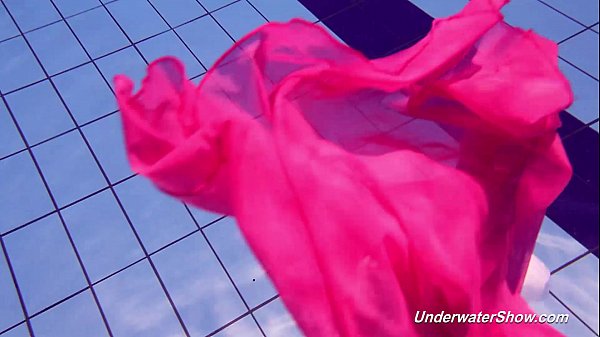 Proklova takes off bikini_and swims under water