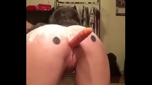 Chica pasándolo rico en lacam