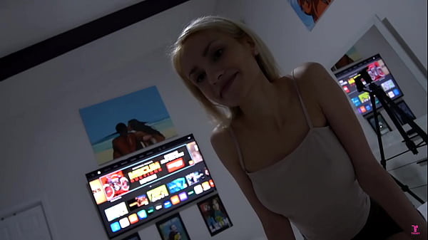 Play MP4 - Cute Food Delivery Girl April Love Cheats on Boyfriend & Fucks Teddy Tarantino