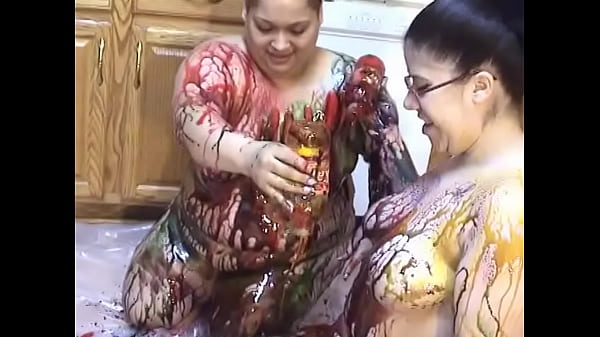 Fat and BBW latinas use creams on their bodies in thekitchen