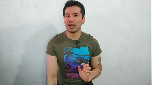 Chacal de 23 cm se coge a un hombre en su tiendita ! 