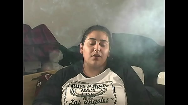Samantha Chubby Latina Non-nude Sfw Smoking Clips Pt 1 thumbnail