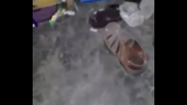 chico se la jala rico hasta venirse 