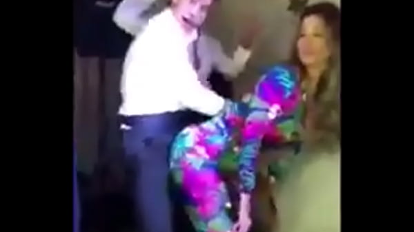 Maestra_premia asus alumnos conbailecito