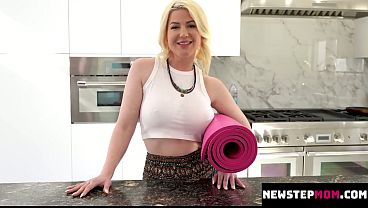 Nonton Stepmom Offers Alex Jett Sexual Rewards For Every Task Completed - Newstepmom thumbnail