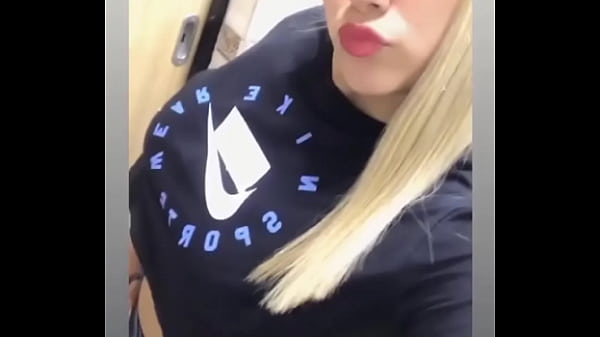 Play MP4 - Florencia moviendo el ojete