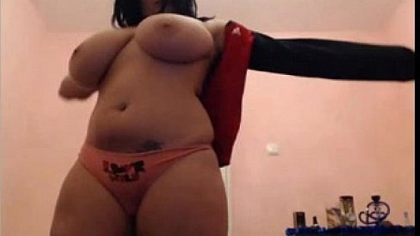Nonton Romanian Shows Her Nice Tits To The Webcam thumbnail