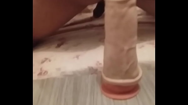 Marido me filmando me acabando no consolo 