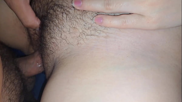 Me Follo A Mi Hermanastra Mientras Vemos Tv thumbnail