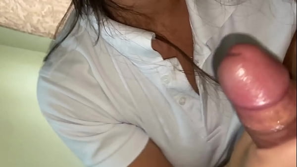 Hermanastro Te Tengo Un Chisme Vi A Unos Compa&ntilde;eros Del Colegio Teniendo Sexo Oral A Ver Hermanastra Ense&ntilde;ame Como Lo Hacian thumbnail