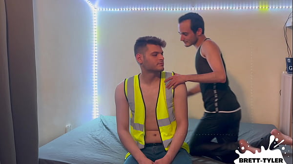 work man in hi vis gets seduced by young virgin twink and fucks his hole without a condom 