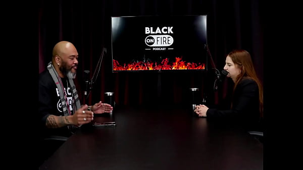 Na pandemia se virou usando o c&acirc;mera, frequenta academia, e escolheu em quem senta, mama ou passa - Cintia Lara (WATCH ON: SHEER/RED) 