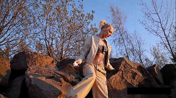 Leopardprint Pissing thumbnail