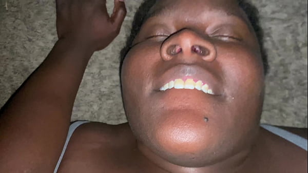 Fucking ugly thot in her momma basement she squirts 