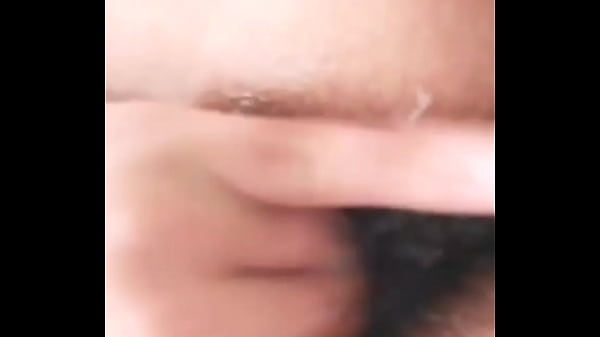 Peladita d. me env&iacute_a video toc&aacute_ndose