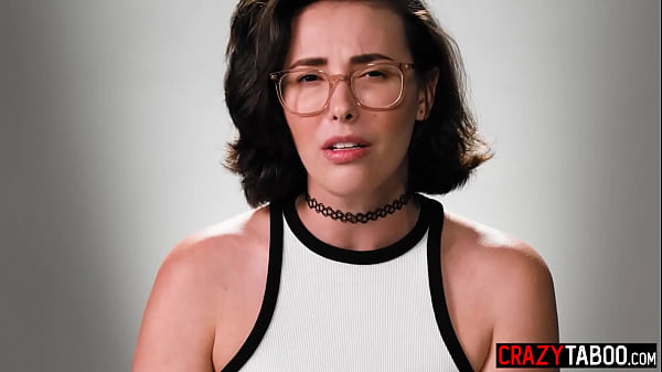 Beautiful perfect tits_MILF pornstar Casey Calvert enjoys in masturbation