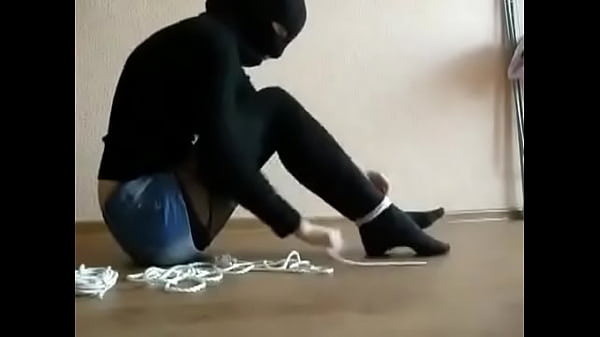 how to tie your feet 