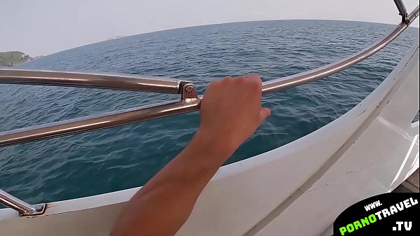 Play MP4 - Hot asian fuck on speedboat