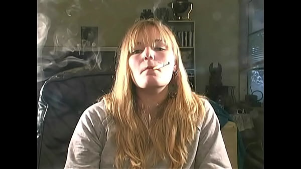 Nonton Anika 19 Yr Old Blonde Non-nude Sfw Smoking Clips thumbnail