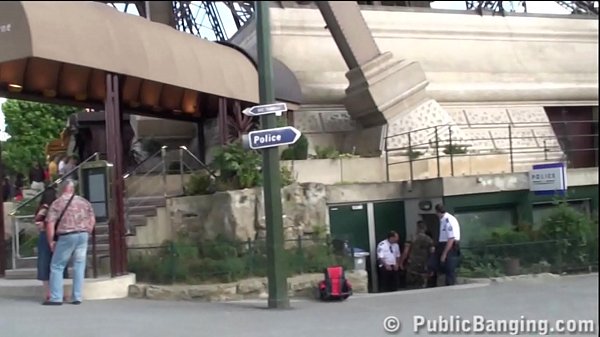 Play MP4 - Eiffel Tower public threesome
