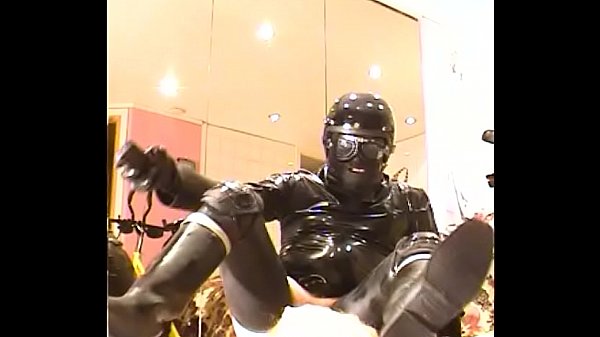 Roxina2002HotRubberOx040302XXXL.WMV 