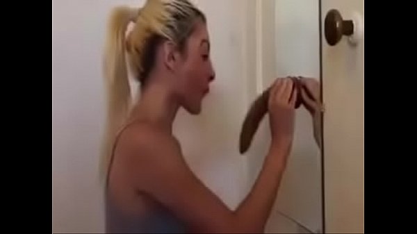 Hot bubble butt babe getsfucked