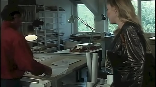 Play MP4 - Moana Pozzi&comma; the architect and his secretary&colon; threesome fuck in the office