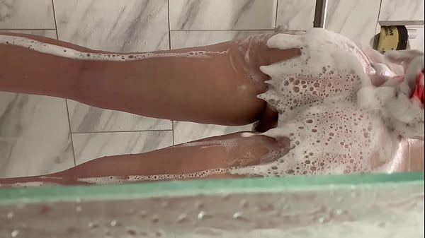 Stepbrother almost gets caught recording_stepsister showering