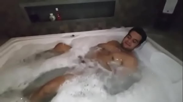 Yuri Ga&uacute;cho - Dotado Relaxando No Banho De Espuma E Depois Foi Transar thumbnail