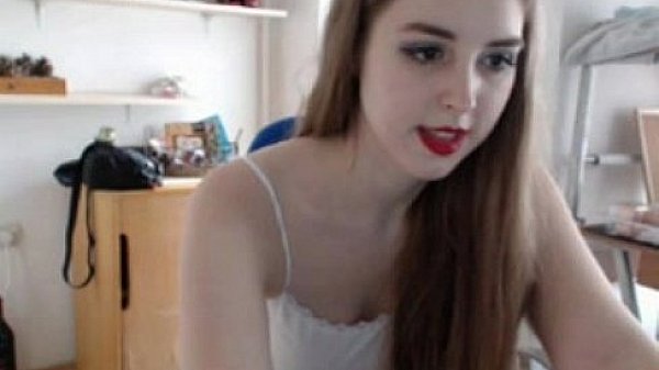 Nonton Hot Woman Plays With Her Ass With A Toy thumbnail