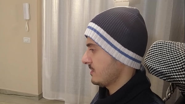 Play MP4 - La prima volta di Carmelo del Disability Hard con una vera troia