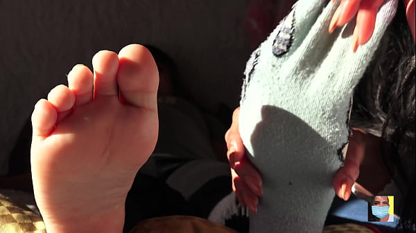 Foot Rub Swollen Feet thumbnail