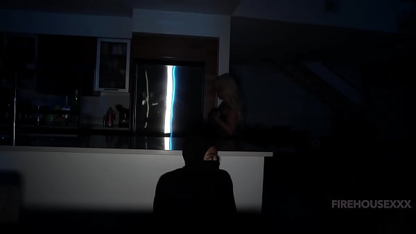 Play MP4 - PAWG Milf gets gets pussy pounded by cat burglar