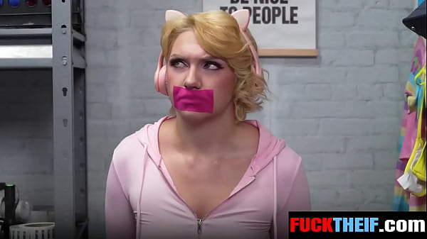 Nonton Guard Searches Better With His Cock Than His Hands&hellip; - Fuckthief thumbnail