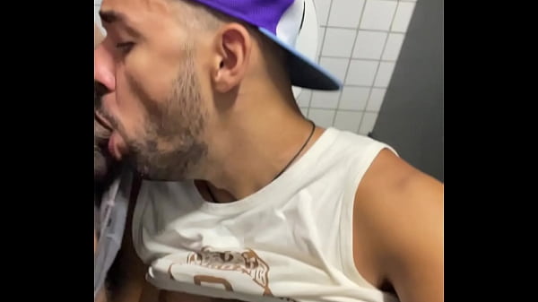 Me Comeu No Banheiro Do Aeroporto. thumbnail