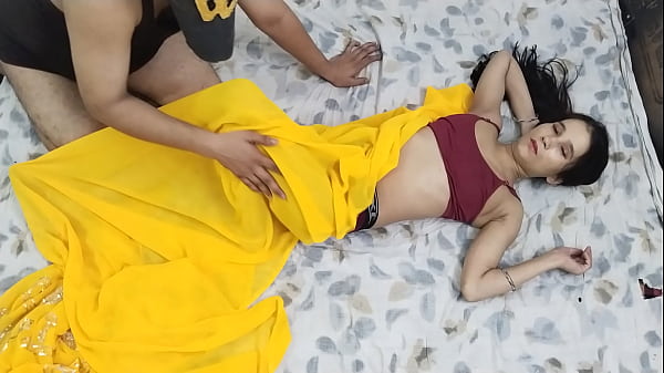 Hot Indian Bhabhi Seduce Devar And Sucks His Cock And Gets Her Ass Fucked thumbnail