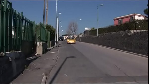 Nonton Couple Of Mechanics Picks Up A Brokendown Car And Bangs The Sexy Driver thumbnail