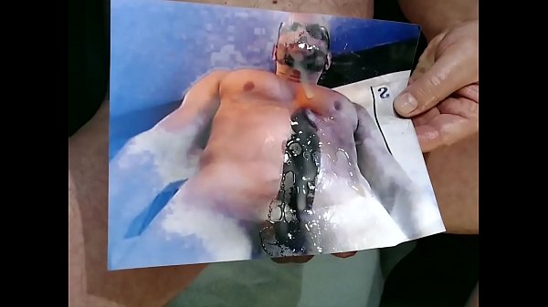 geilem Kerl ins Gesicht und auf den harten Schwanz gewichst by Kater xxx