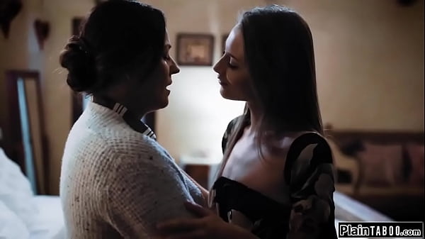 Play MP4 - Stepdaughter is licked by busty stepmom