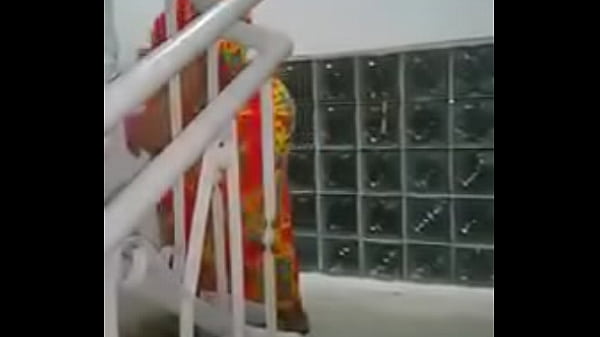 Play MP4 - Momma got ass on her