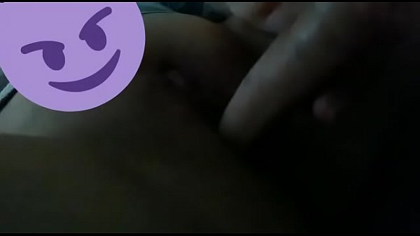 Pendeja putita se_la toca_por primer vez