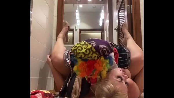 Blonde Slut Gets Her Pussy Hammered In Atlanta By A Clown! thumbnail